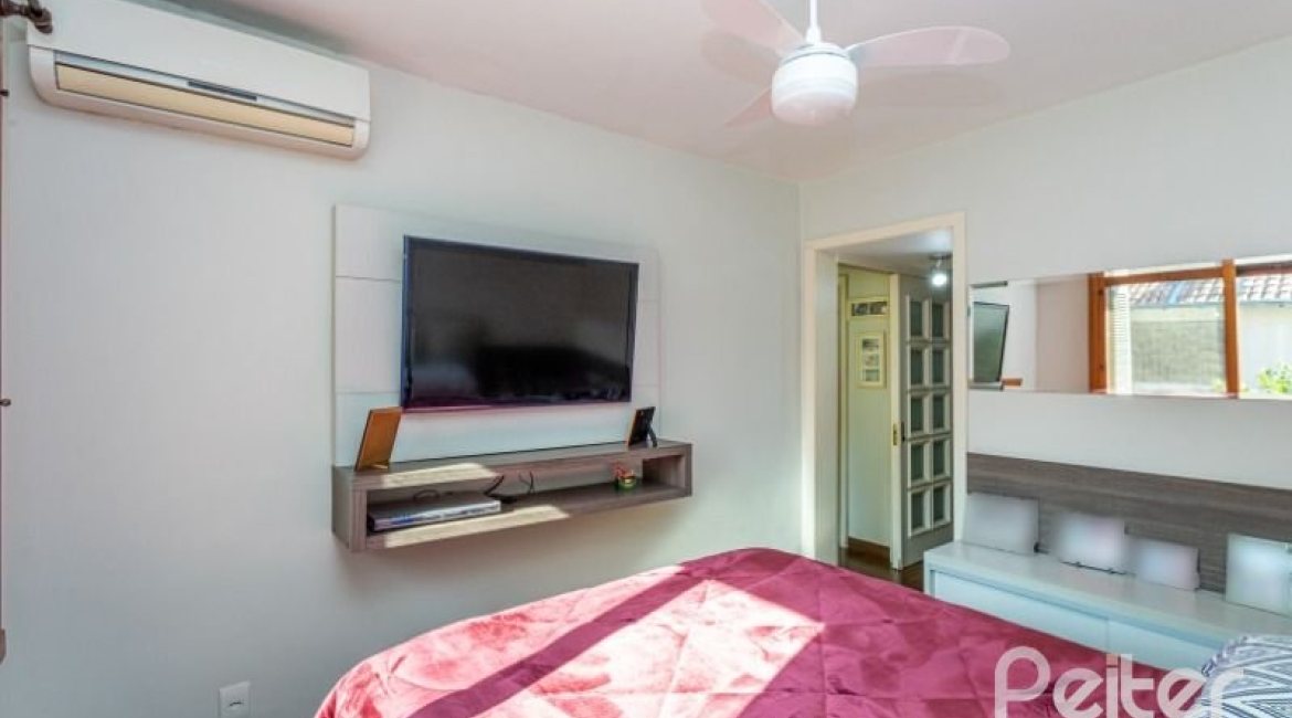 Apartamento à venda com 122m², 3 dormitórios, 1 suíte, 2 vagas, no bairro Ipanema em Porto Alegre