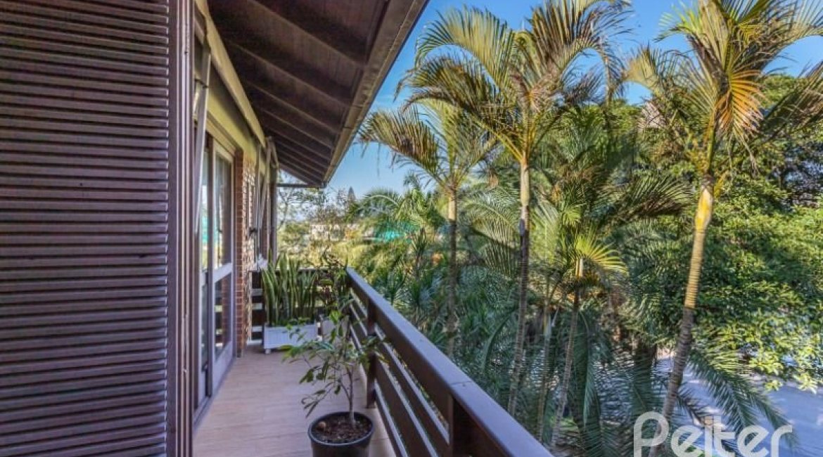 Apartamento à venda com 122m², 3 dormitórios, 1 suíte, 2 vagas, no bairro Ipanema em Porto Alegre