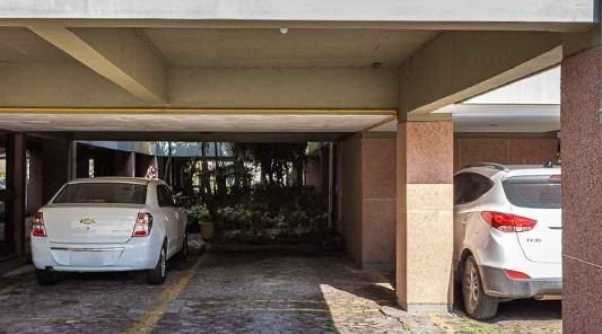 Apartamento à venda com 122m², 3 dormitórios, 1 suíte, 2 vagas, no bairro Ipanema em Porto Alegre