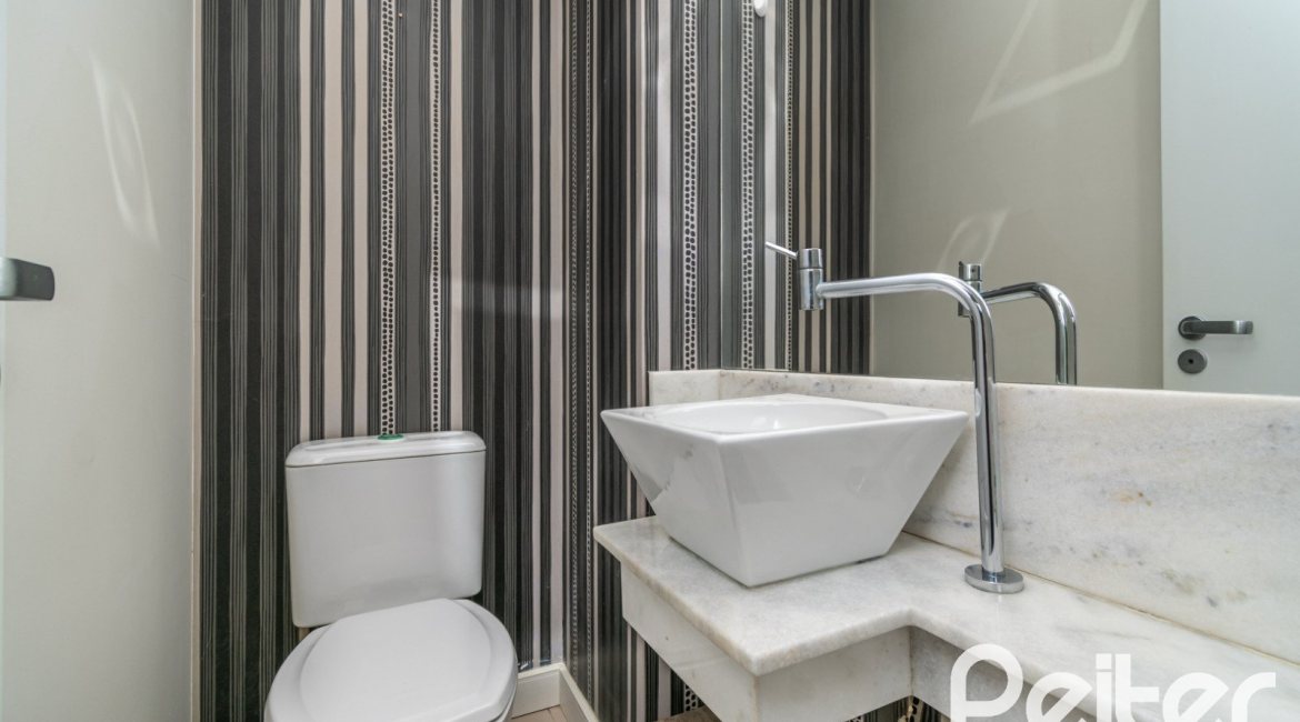 Casa em Condomínio à venda com 177m², 3 dormitórios, 1 suíte, 2 vagas, no bairro Ipanema em PORTO ALEGRE