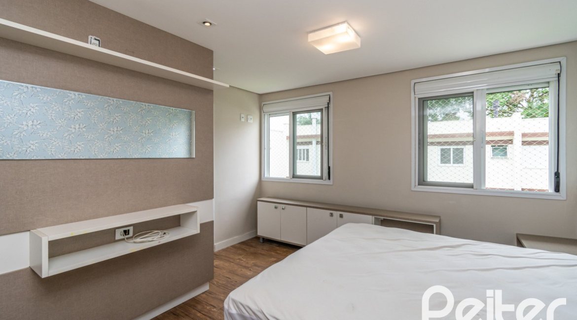 Casa em Condomínio à venda com 177m², 3 dormitórios, 1 suíte, 2 vagas, no bairro Ipanema em PORTO ALEGRE