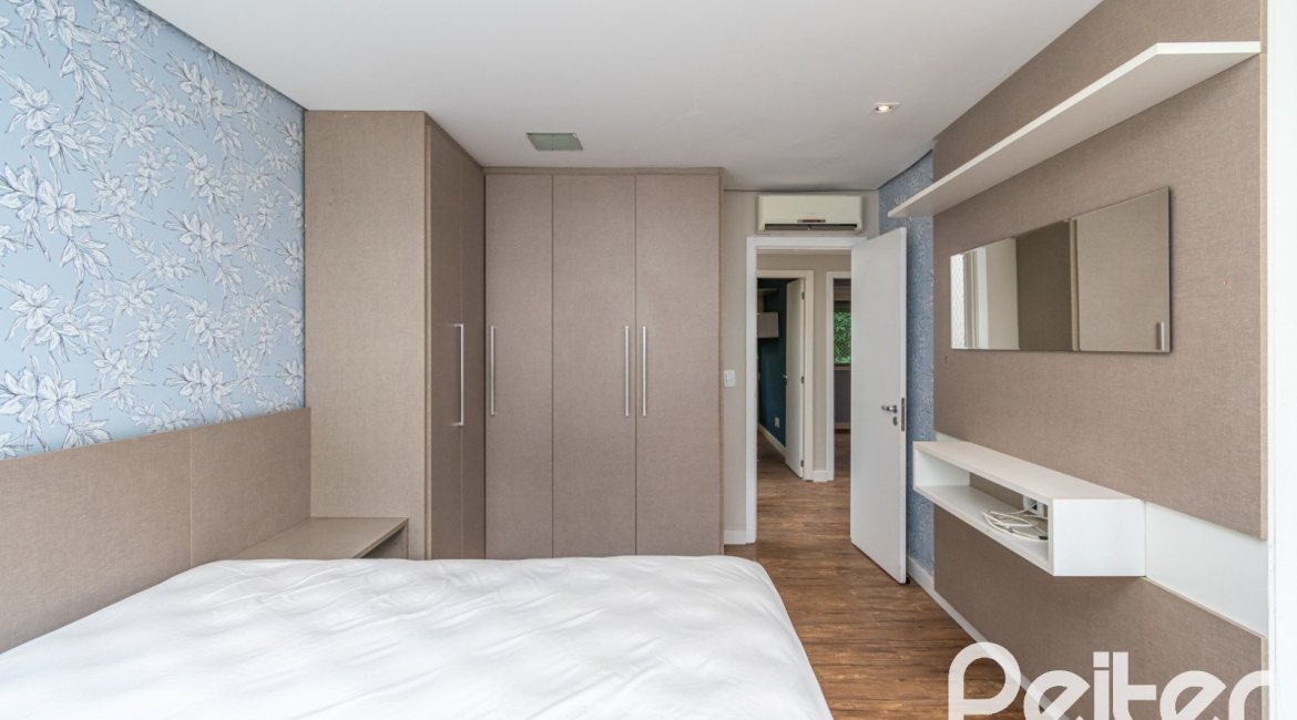 Casa em Condomínio à venda com 177m², 3 dormitórios, 1 suíte, 2 vagas, no bairro Ipanema em PORTO ALEGRE