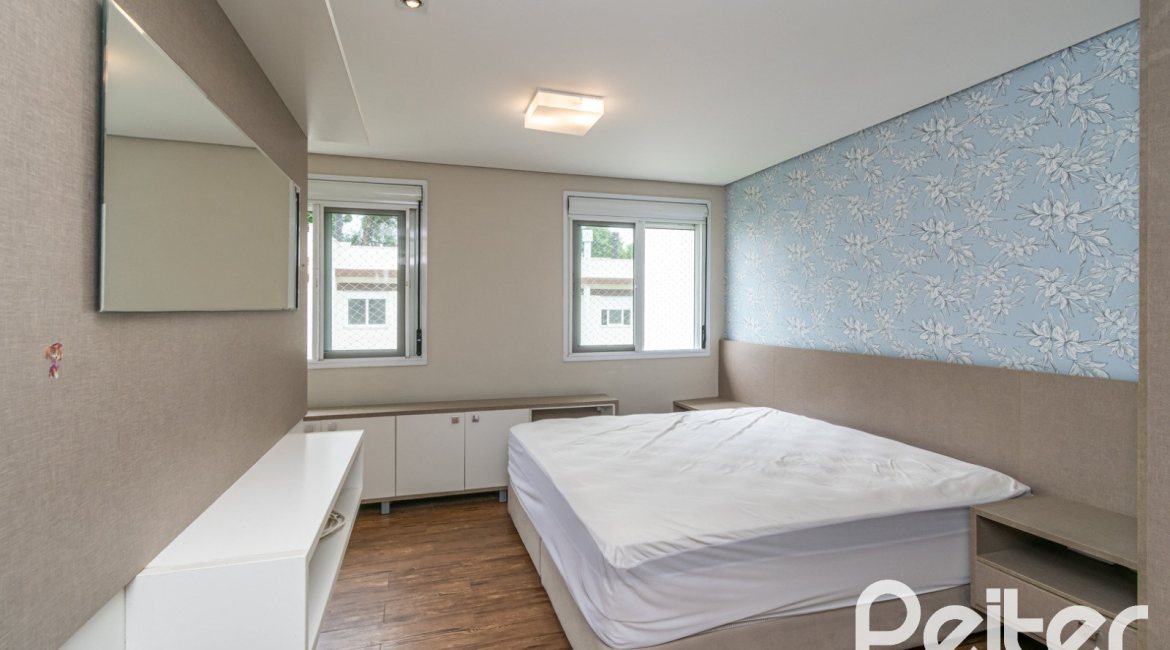 Casa em Condomínio à venda com 177m², 3 dormitórios, 1 suíte, 2 vagas, no bairro Ipanema em PORTO ALEGRE