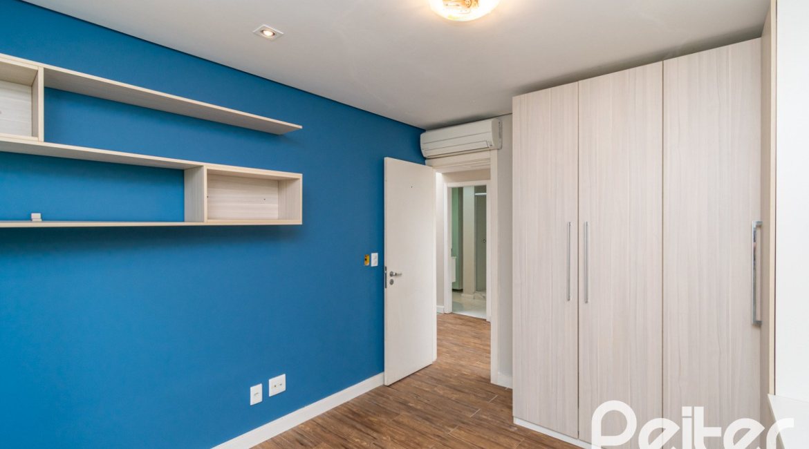 Casa em Condomínio à venda com 177m², 3 dormitórios, 1 suíte, 2 vagas, no bairro Ipanema em PORTO ALEGRE