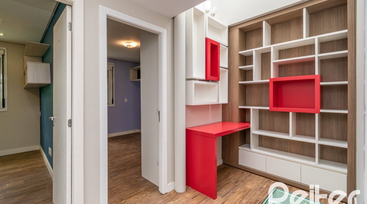 Casa em Condomínio à venda com 177m², 3 dormitórios, 1 suíte, 2 vagas, no bairro Ipanema em PORTO ALEGRE