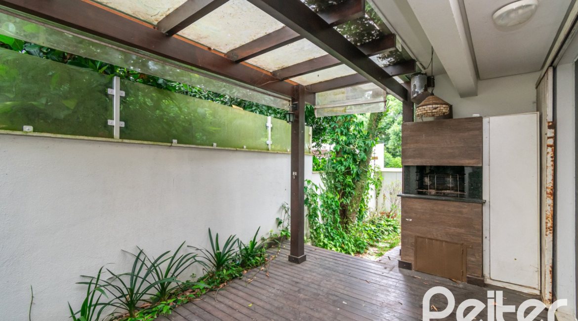 Casa em Condomínio à venda com 177m², 3 dormitórios, 1 suíte, 2 vagas, no bairro Ipanema em PORTO ALEGRE