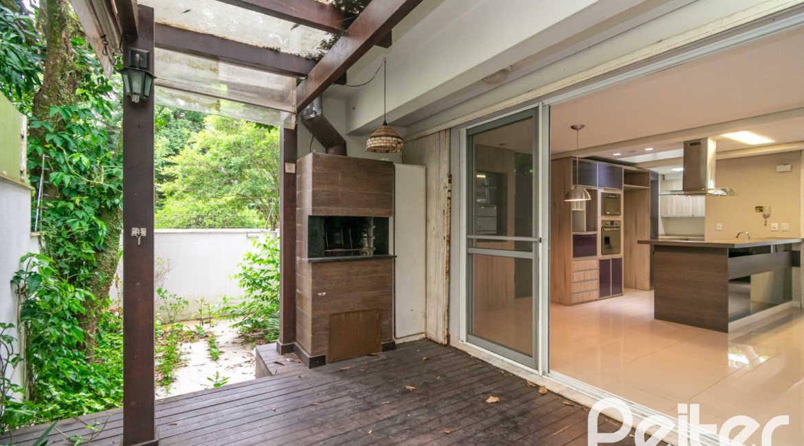 Casa em Condomínio à venda com 177m², 3 dormitórios, 1 suíte, 2 vagas, no bairro Ipanema em PORTO ALEGRE