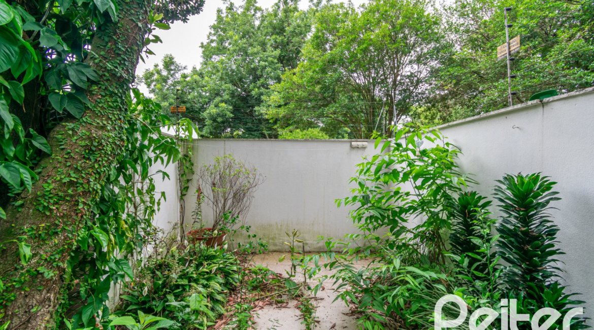 Casa em Condomínio à venda com 177m², 3 dormitórios, 1 suíte, 2 vagas, no bairro Ipanema em PORTO ALEGRE