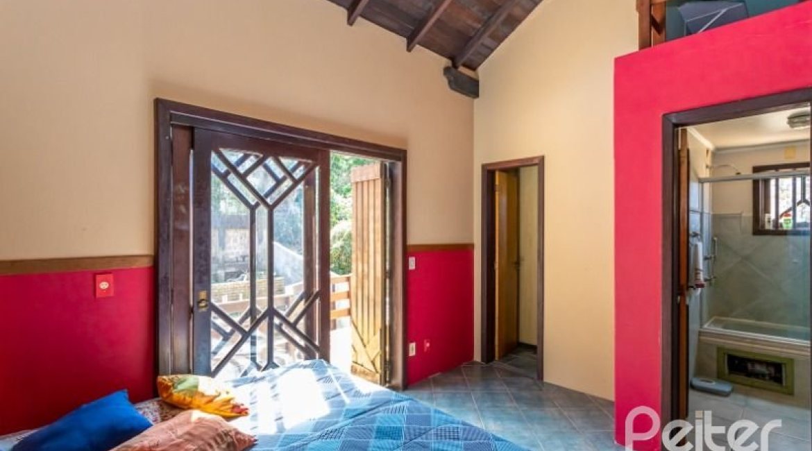 Casa à venda com 600m², 4 dormitórios, 4 suítes, 4 vagas, no bairro Vila Conceição em Porto Alegre