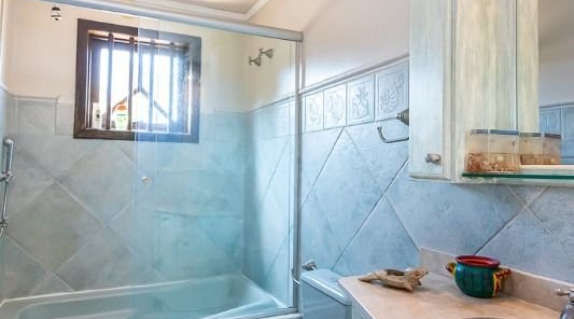 Casa à venda com 600m², 4 dormitórios, 4 suítes, 4 vagas, no bairro Vila Conceição em Porto Alegre