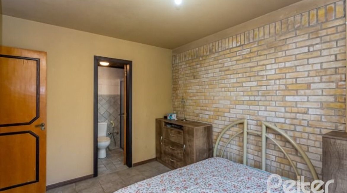 Casa à venda com 600m², 4 dormitórios, 4 suítes, 4 vagas, no bairro Vila Conceição em Porto Alegre