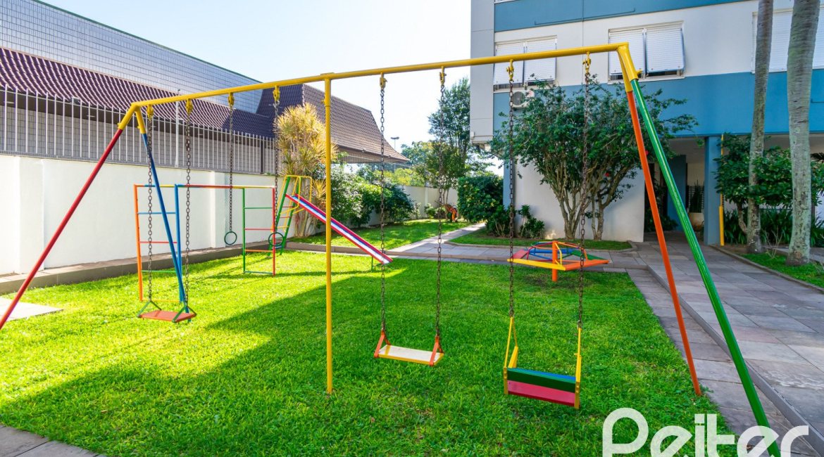 Apartamento à venda com 42m², 1 dormitório, 1 vaga, no bairro Tristeza em Porto Alegre