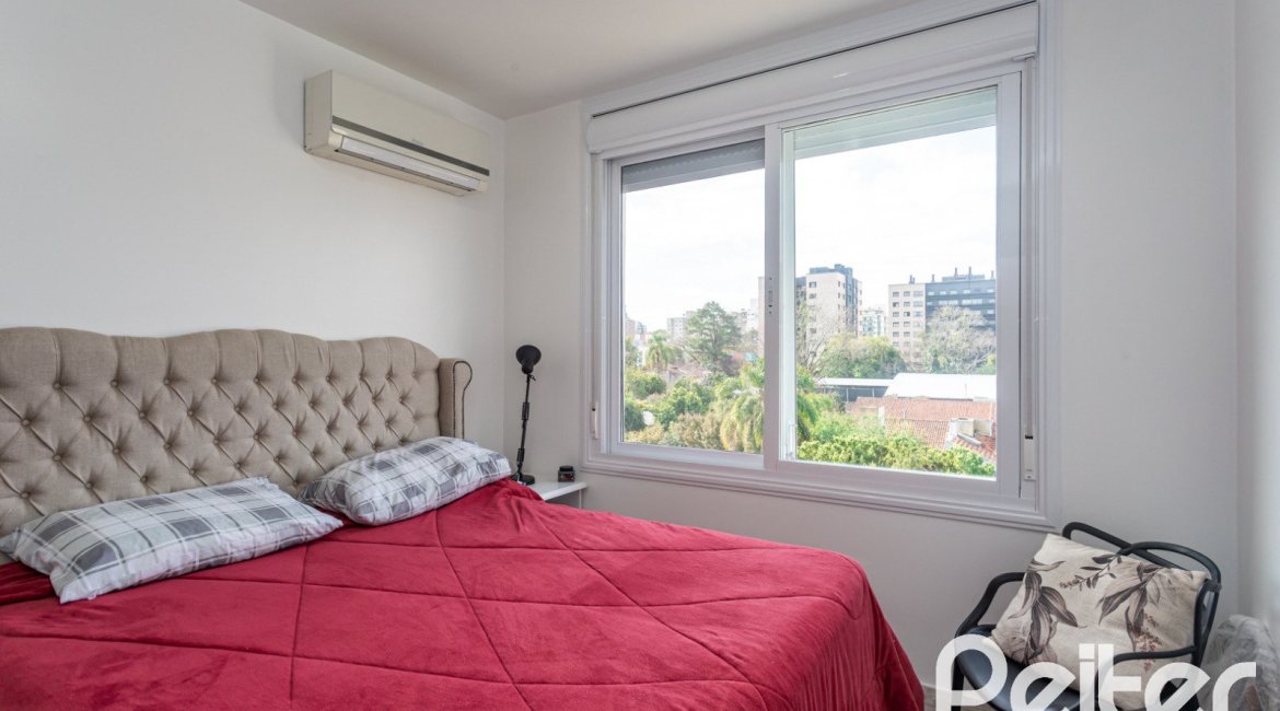 Apartamento à venda com 42m², 1 dormitório, 1 vaga, no bairro Tristeza em Porto Alegre