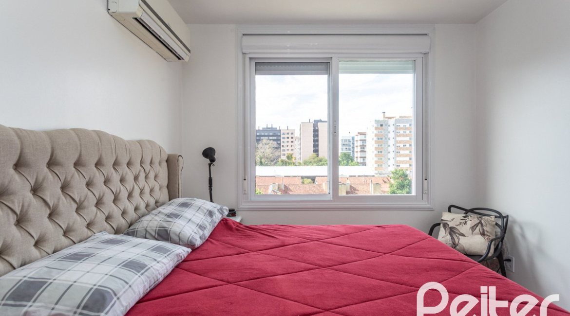 Apartamento à venda com 42m², 1 dormitório, 1 vaga, no bairro Tristeza em Porto Alegre