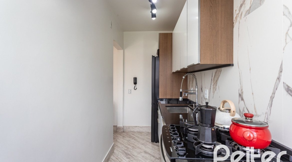 Apartamento à venda com 42m², 1 dormitório, 1 vaga, no bairro Tristeza em Porto Alegre