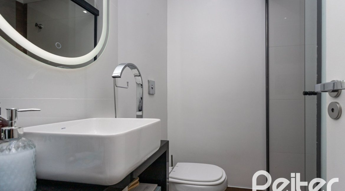 Apartamento à venda com 42m², 1 dormitório, 1 vaga, no bairro Tristeza em Porto Alegre