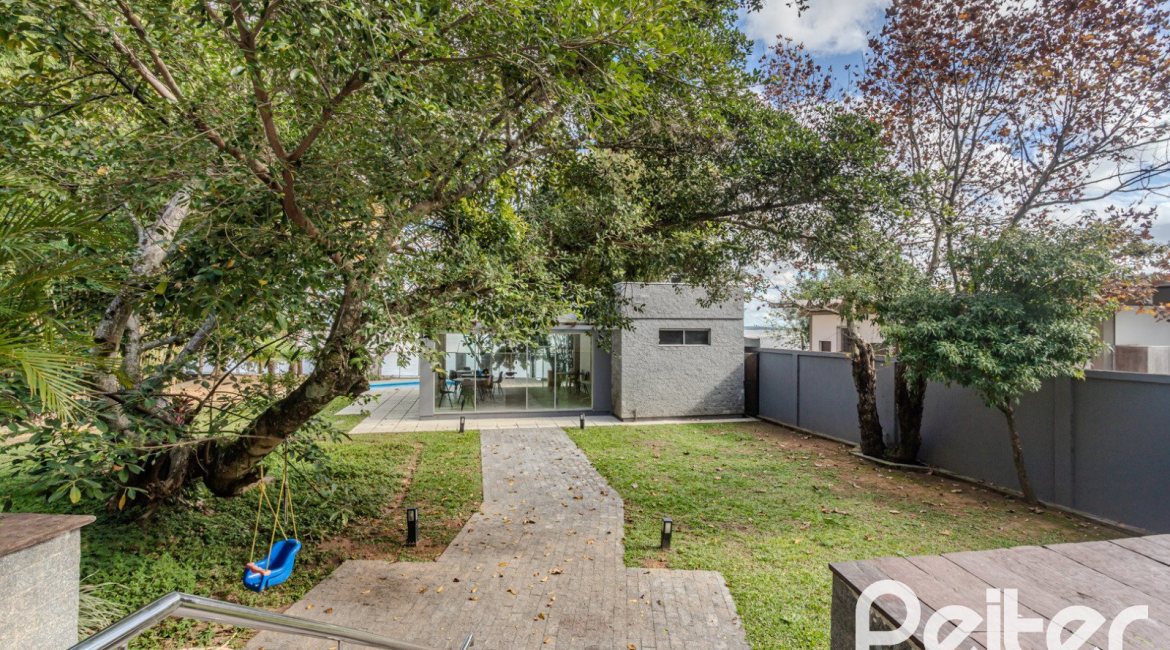 Casa em Condomínio à venda com 304m², 4 dormitórios, 4 suítes, 3 vagas, no bairro Tristeza em Porto Alegre