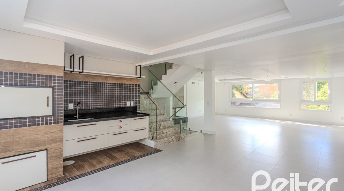 Casa em Condomínio à venda com 304m², 4 dormitórios, 4 suítes, 3 vagas, no bairro Tristeza em Porto Alegre