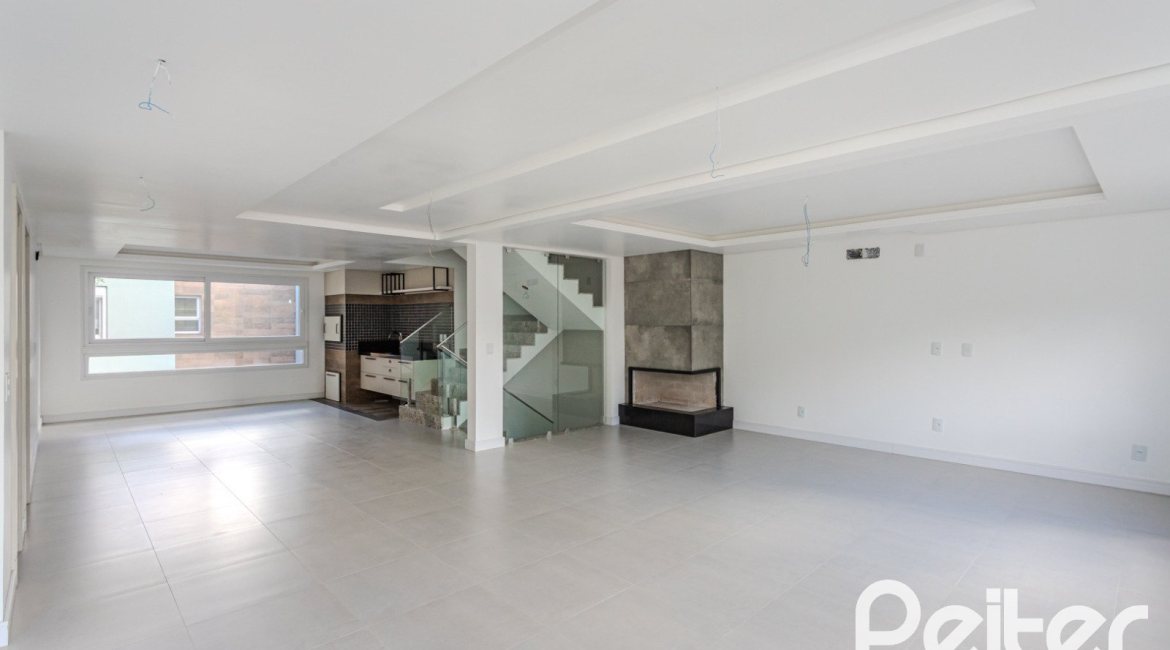 Casa em Condomínio à venda com 304m², 4 dormitórios, 4 suítes, 3 vagas, no bairro Tristeza em Porto Alegre