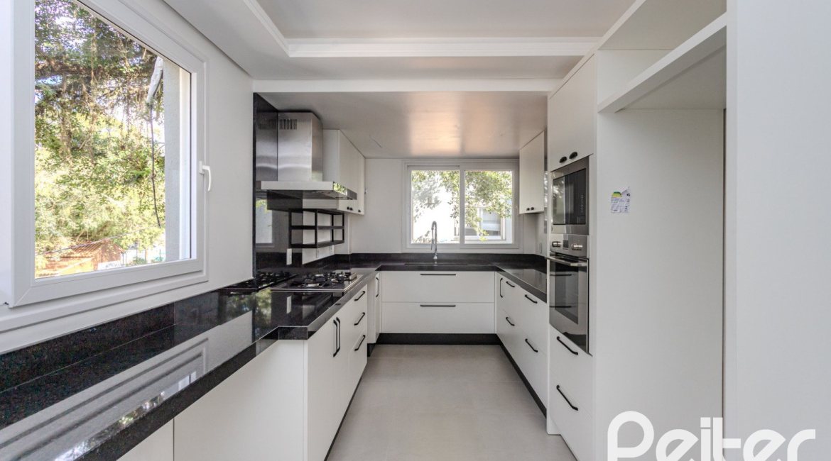 Casa em Condomínio à venda com 304m², 4 dormitórios, 4 suítes, 3 vagas, no bairro Tristeza em Porto Alegre