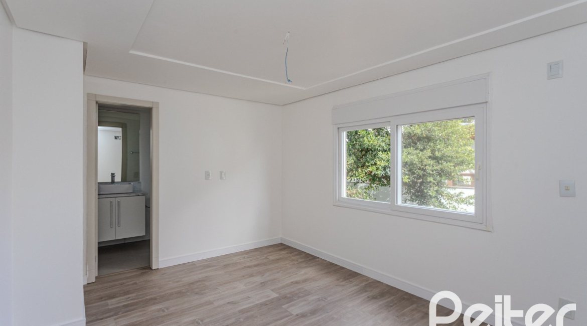 Casa em Condomínio à venda com 304m², 4 dormitórios, 4 suítes, 3 vagas, no bairro Tristeza em Porto Alegre