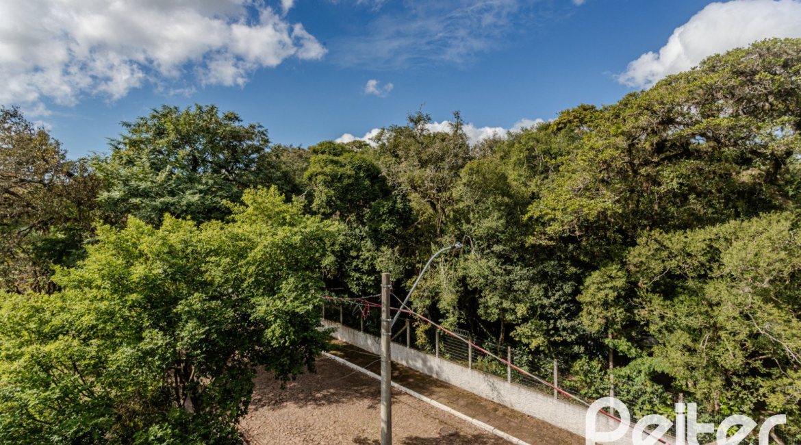 Casa em Condomínio à venda com 304m², 4 dormitórios, 4 suítes, 3 vagas, no bairro Tristeza em Porto Alegre