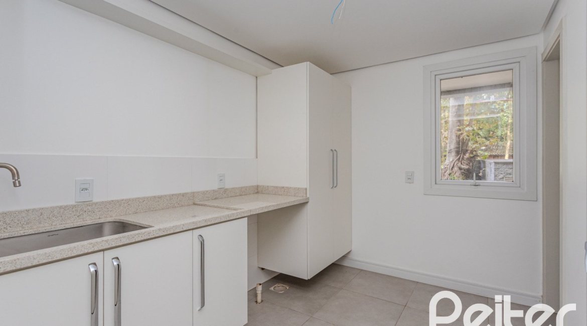 Casa em Condomínio à venda com 304m², 4 dormitórios, 4 suítes, 3 vagas, no bairro Tristeza em Porto Alegre