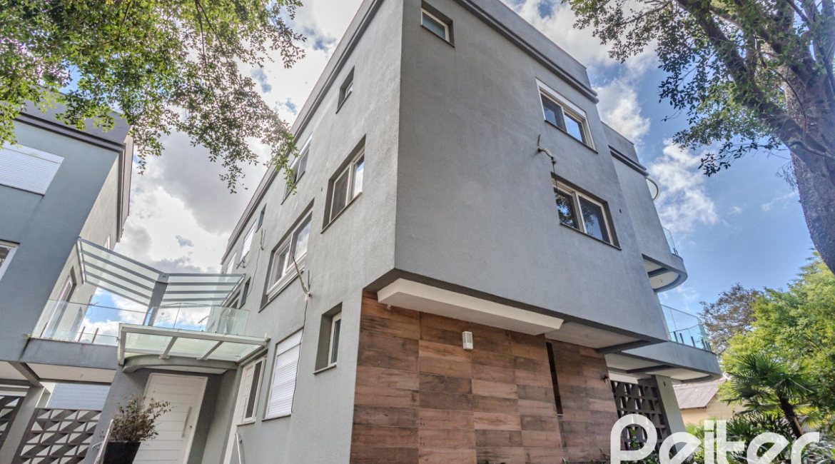 Casa em Condomínio à venda com 304m², 4 dormitórios, 4 suítes, 3 vagas, no bairro Tristeza em Porto Alegre