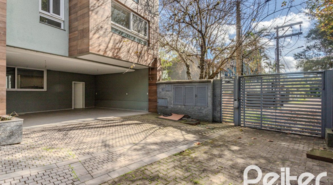Casa em Condomínio à venda com 280m², 4 dormitórios, 4 suítes, 3 vagas, no bairro Tristeza em Porto Alegre