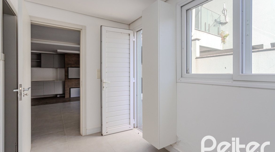 Casa em Condomínio à venda com 280m², 4 dormitórios, 4 suítes, 3 vagas, no bairro Tristeza em Porto Alegre
