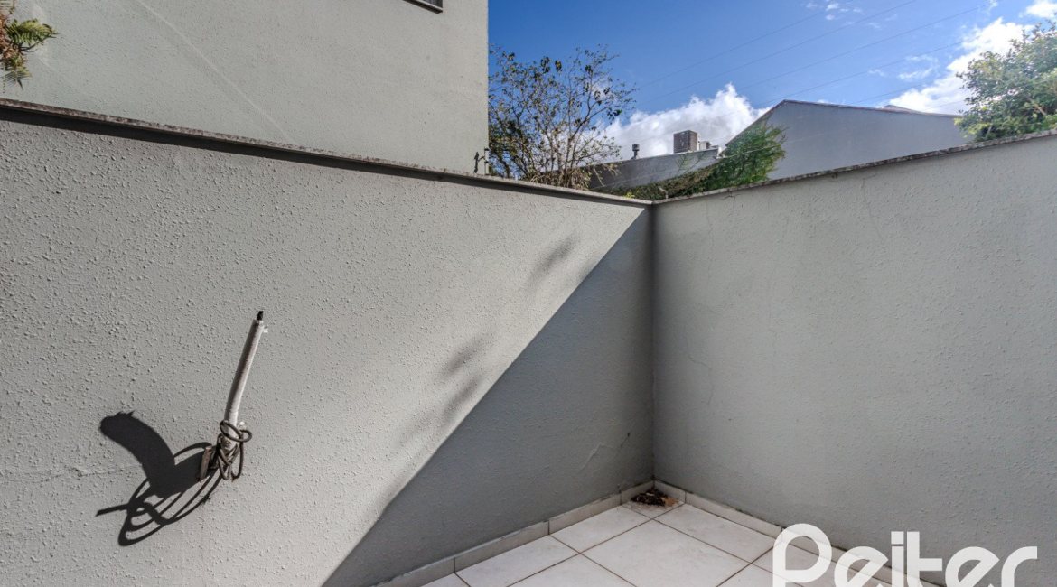Casa em Condomínio à venda com 280m², 4 dormitórios, 4 suítes, 3 vagas, no bairro Tristeza em Porto Alegre