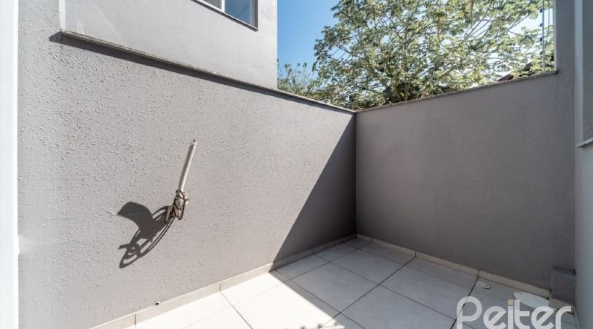 Casa em Condomínio à venda com 280m², 4 dormitórios, 4 suítes, 3 vagas, no bairro Tristeza em Porto Alegre