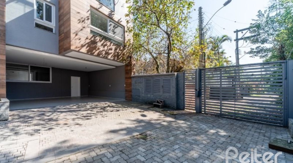 Casa em Condomínio à venda com 280m², 4 dormitórios, 4 suítes, 3 vagas, no bairro Tristeza em Porto Alegre