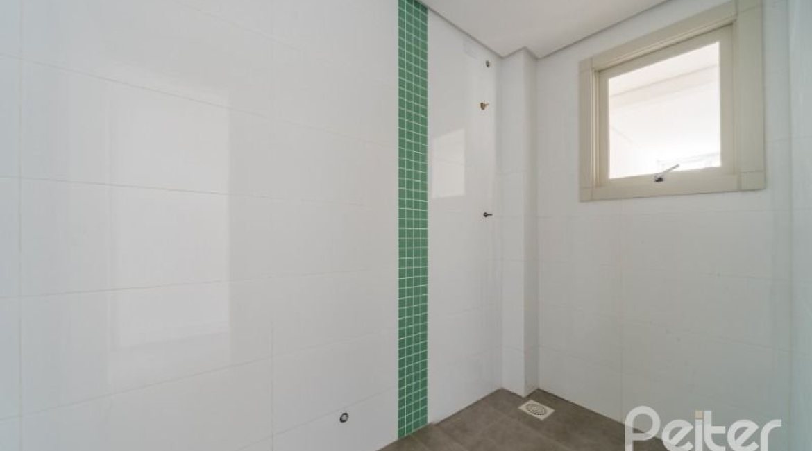 Casa em Condomínio à venda com 296m², 4 dormitórios, 2 suítes, 3 vagas, no bairro Tristeza em Porto Alegre