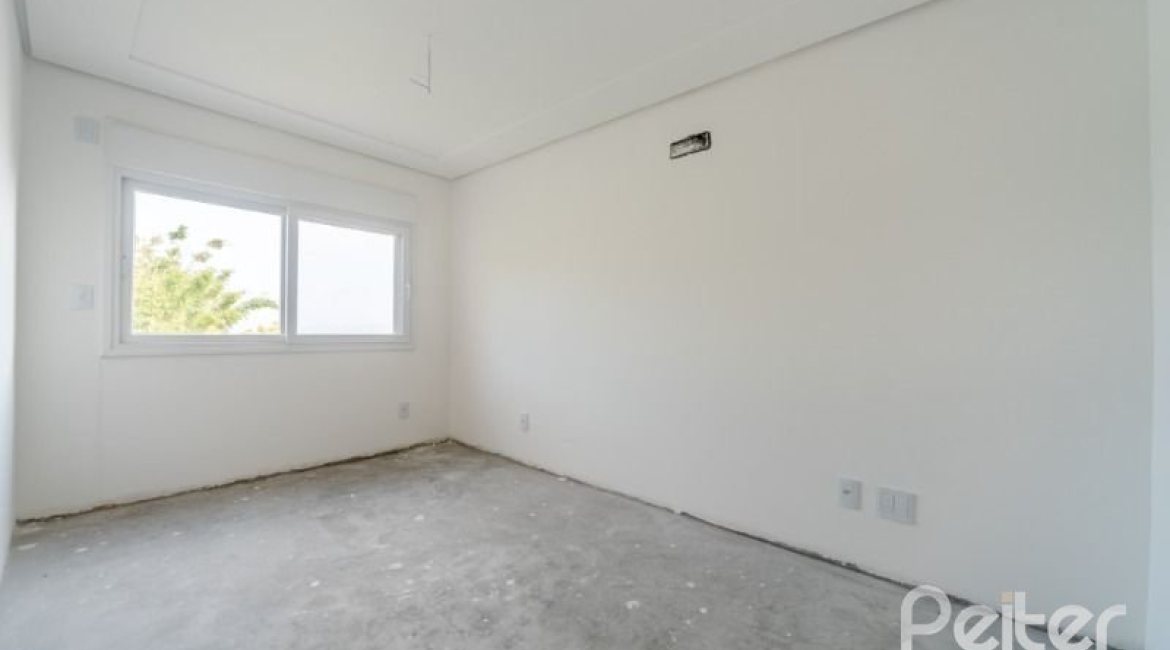 Casa em Condomínio à venda com 296m², 4 dormitórios, 2 suítes, 3 vagas, no bairro Tristeza em Porto Alegre