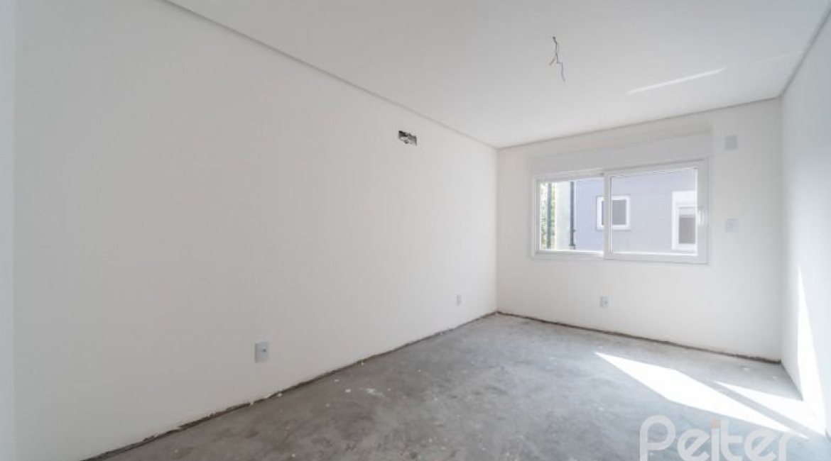 Casa em Condomínio à venda com 296m², 4 dormitórios, 2 suítes, 3 vagas, no bairro Tristeza em Porto Alegre