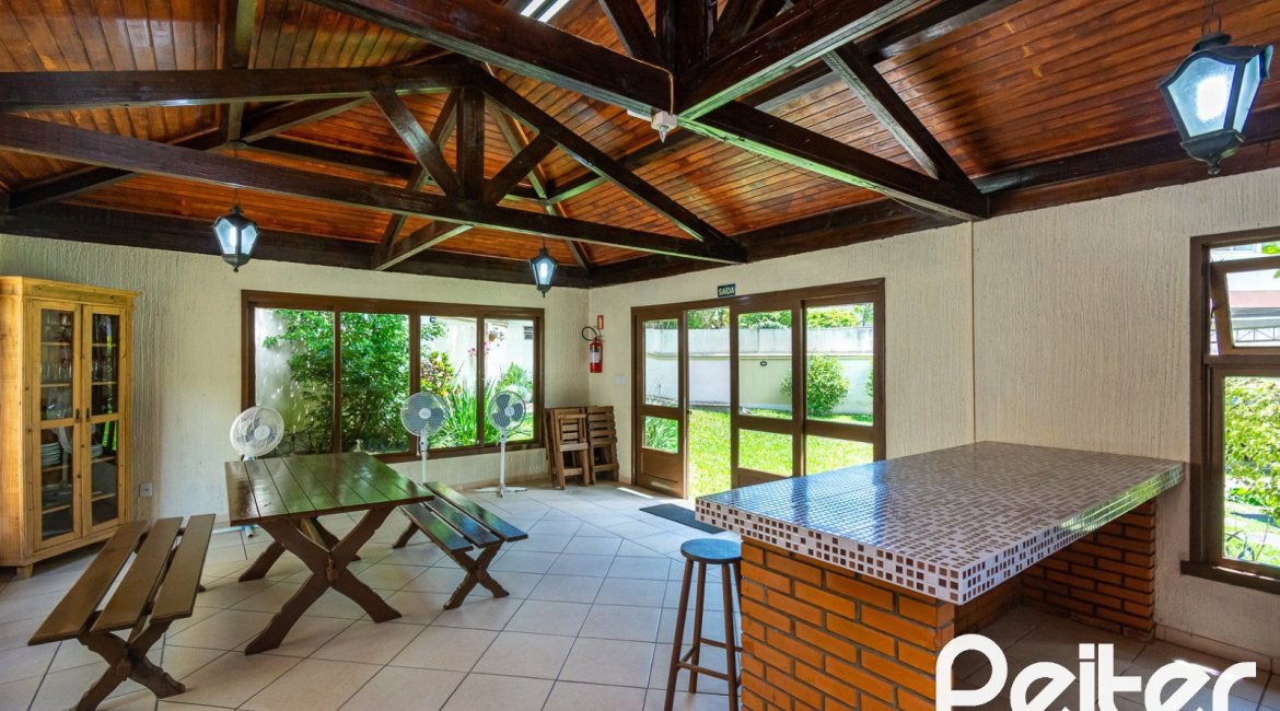 Apartamento à venda com 42m², 1 dormitório, 1 vaga, no bairro Tristeza em Porto Alegre