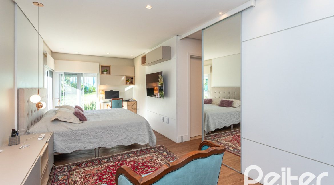 Casa em Condomínio à venda com 253m², 3 dormitórios, 3 suítes, 2 vagas, no bairro Alphaville em PORTO ALEGRE