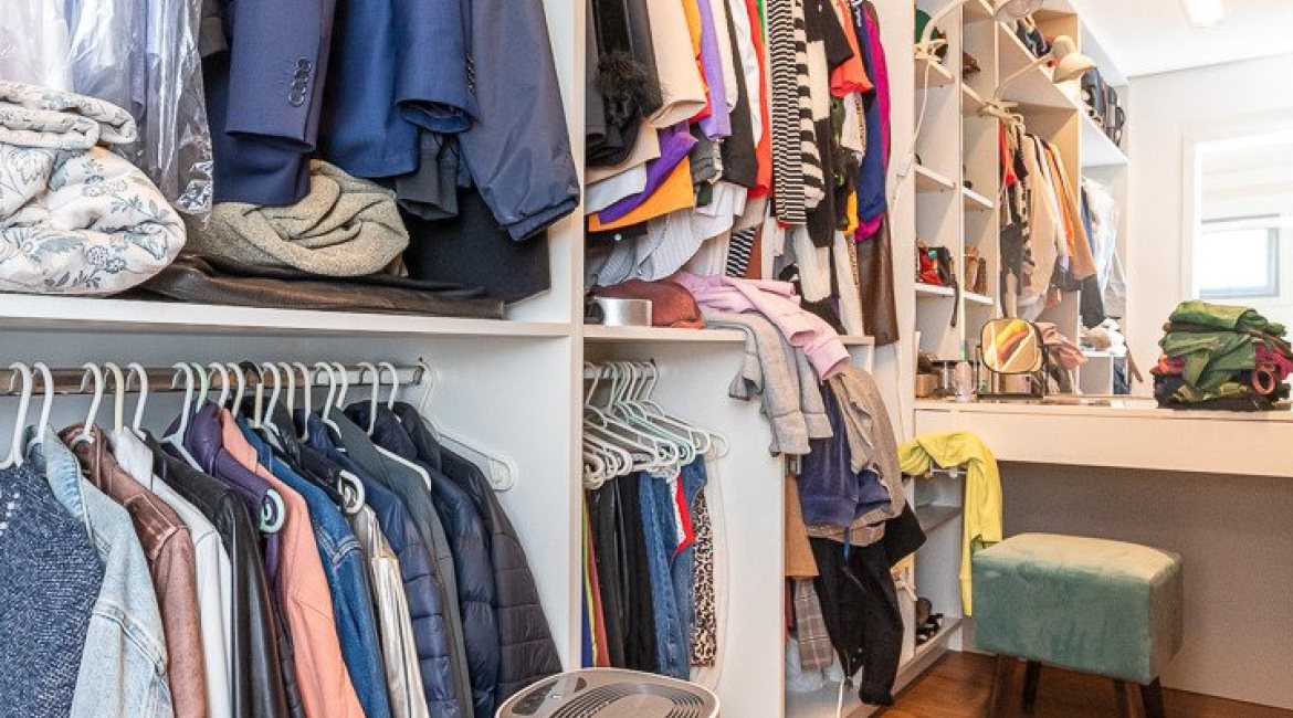 Casa em Condomínio à venda com 253m², 3 dormitórios, 3 suítes, 2 vagas, no bairro Alphaville em PORTO ALEGRE