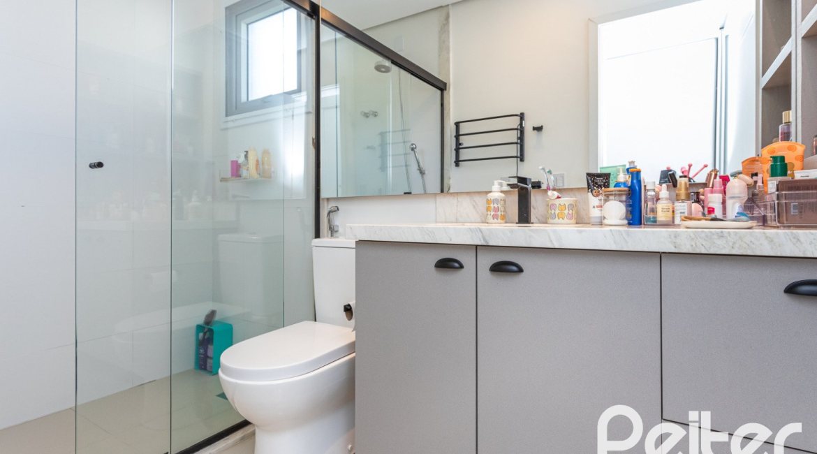 Casa em Condomínio à venda com 253m², 3 dormitórios, 3 suítes, 2 vagas, no bairro Alphaville em PORTO ALEGRE