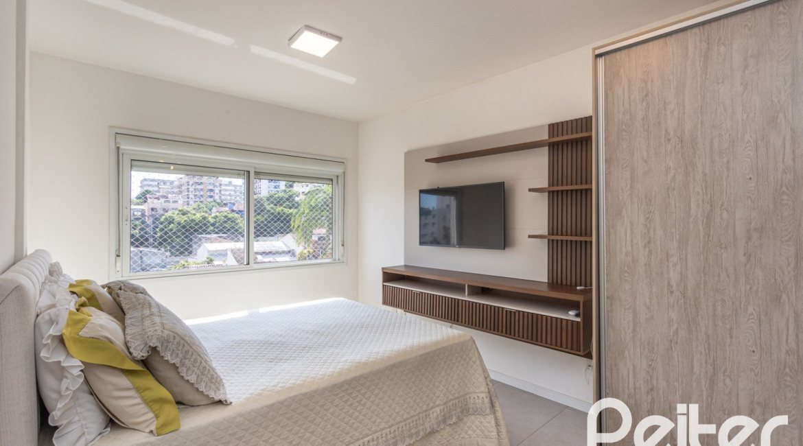 Apartamento à venda com 102m², 3 dormitórios, 1 suíte, 2 vagas, no bairro Tristeza em PORTO ALEGRE