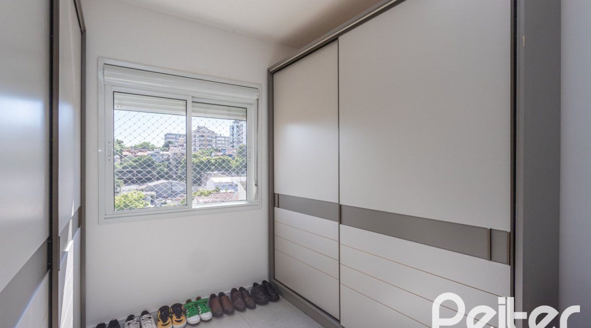 Apartamento à venda com 102m², 3 dormitórios, 1 suíte, 2 vagas, no bairro Tristeza em PORTO ALEGRE