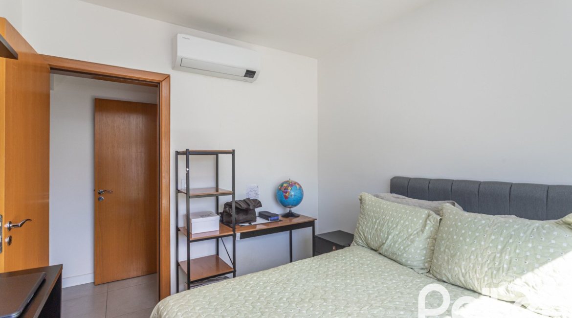 Apartamento à venda com 102m², 3 dormitórios, 1 suíte, 2 vagas, no bairro Tristeza em PORTO ALEGRE