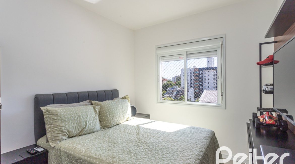 Apartamento à venda com 102m², 3 dormitórios, 1 suíte, 2 vagas, no bairro Tristeza em PORTO ALEGRE