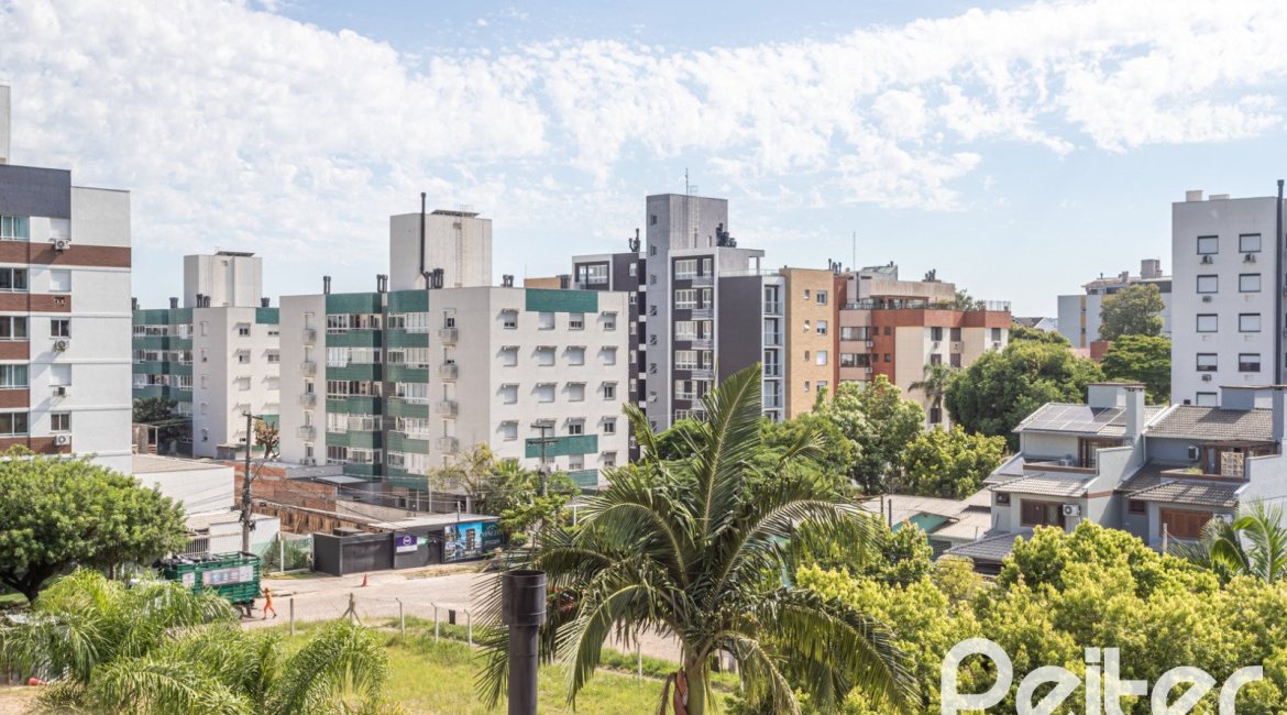 Apartamento à venda com 102m², 3 dormitórios, 1 suíte, 2 vagas, no bairro Tristeza em PORTO ALEGRE