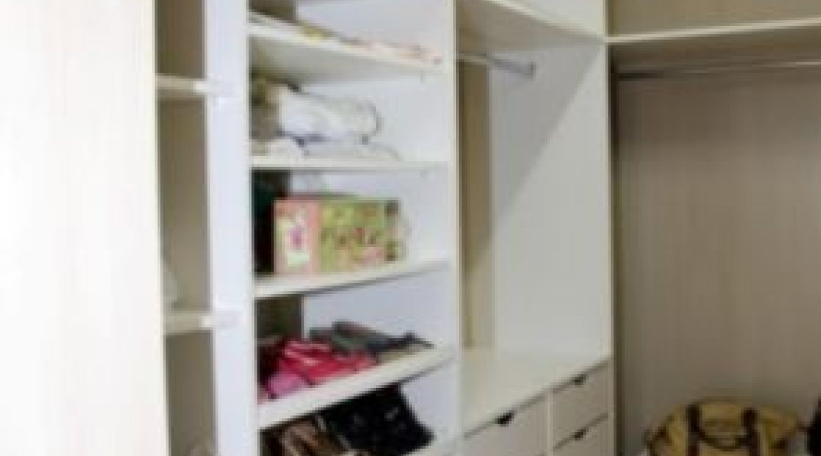 Casa à venda com 300m², 4 dormitórios, 2 suítes, 4 vagas, no bairro Vila Assunção em Porto Alegre