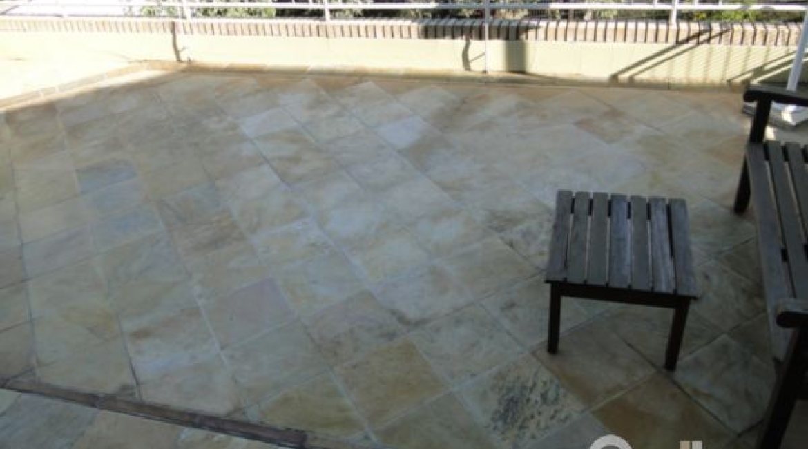 Casa à venda com 400m², 3 dormitórios, 1 suíte, 3 vagas, no bairro Jardim Isabel em Porto Alegre