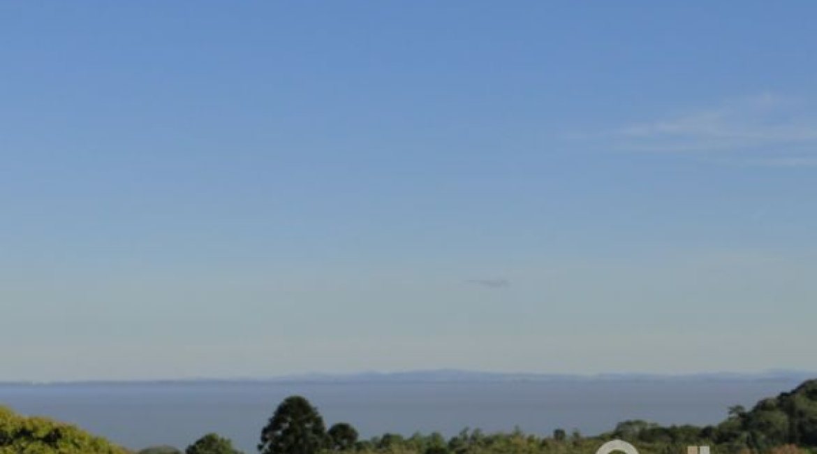 Casa à venda com 400m², 3 dormitórios, 1 suíte, 3 vagas, no bairro Jardim Isabel em Porto Alegre