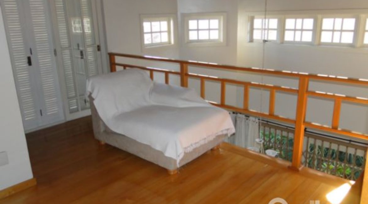 Casa à venda com 400m², 3 dormitórios, 1 suíte, 3 vagas, no bairro Jardim Isabel em Porto Alegre