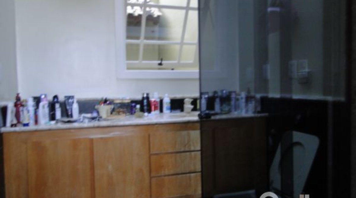 Casa à venda com 400m², 3 dormitórios, 1 suíte, 3 vagas, no bairro Jardim Isabel em Porto Alegre